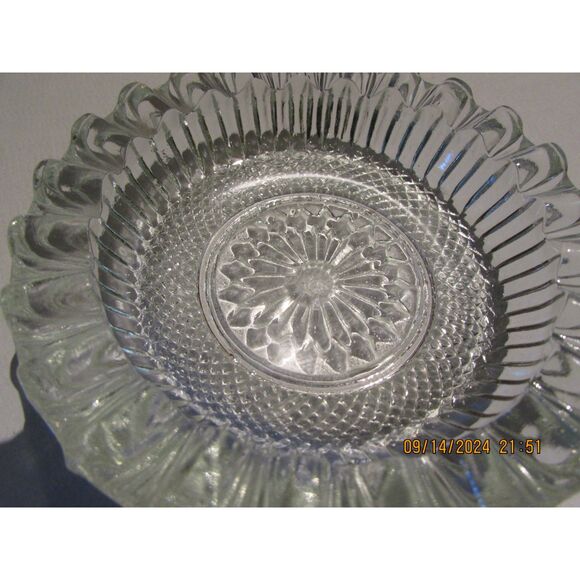 VINTAGE MCM CUT GLASS ASHTRAY CRYSTAL? CLEAR GLASS TRINKET DISH - Picture 2 of 5